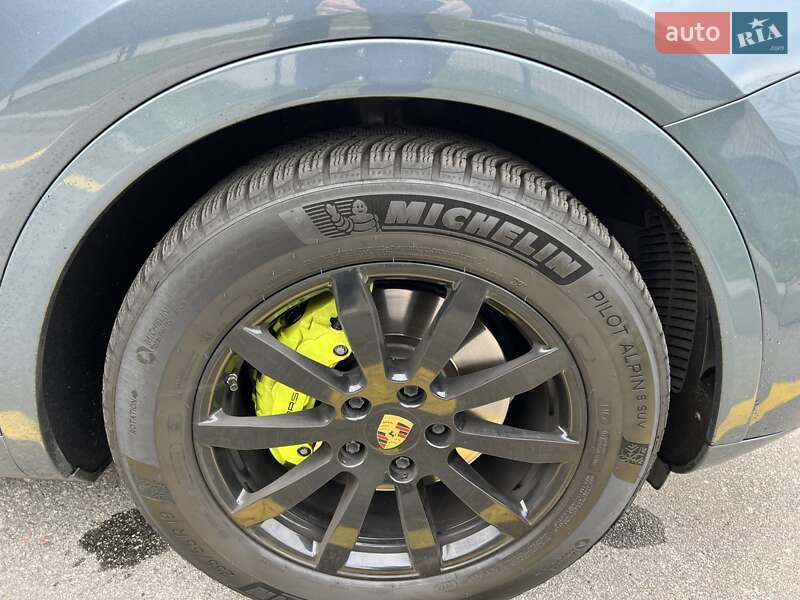 Внедорожник / Кроссовер Porsche Cayenne 2018 в Днепре фото 16 Внедорожник / Кроссовер Porsche Cayenne 2018 в Днепре