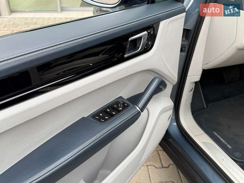 Внедорожник / Кроссовер Porsche Cayenne 2019 в Житомире фото 17 Внедорожник / Кроссовер Porsche Cayenne 2019 в Житомире