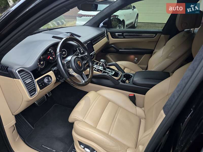 Позашляховик / Кросовер Porsche Cayenne 2017 в Вишгороді