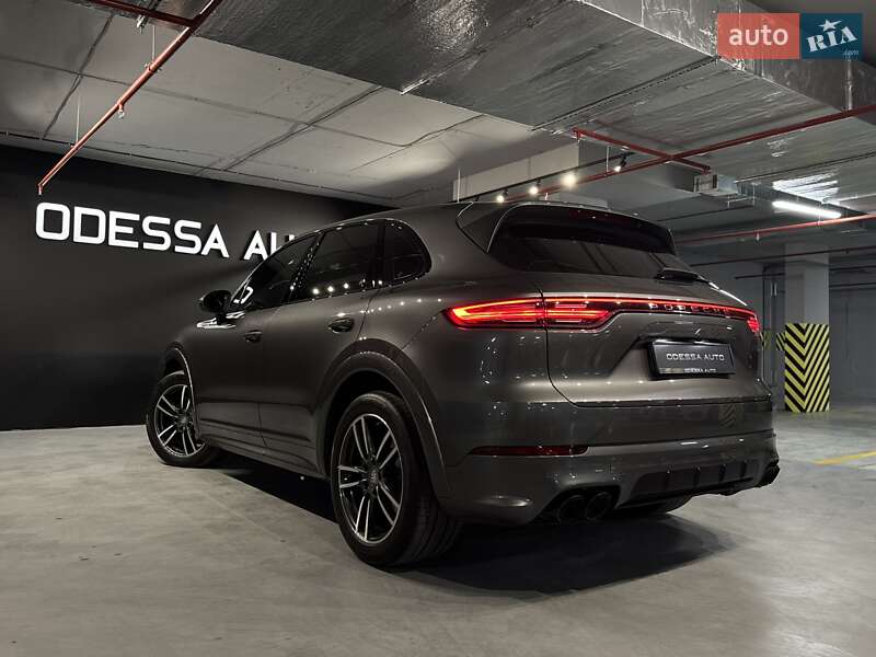 Внедорожник / Кроссовер Porsche Cayenne 2018 в Одессе