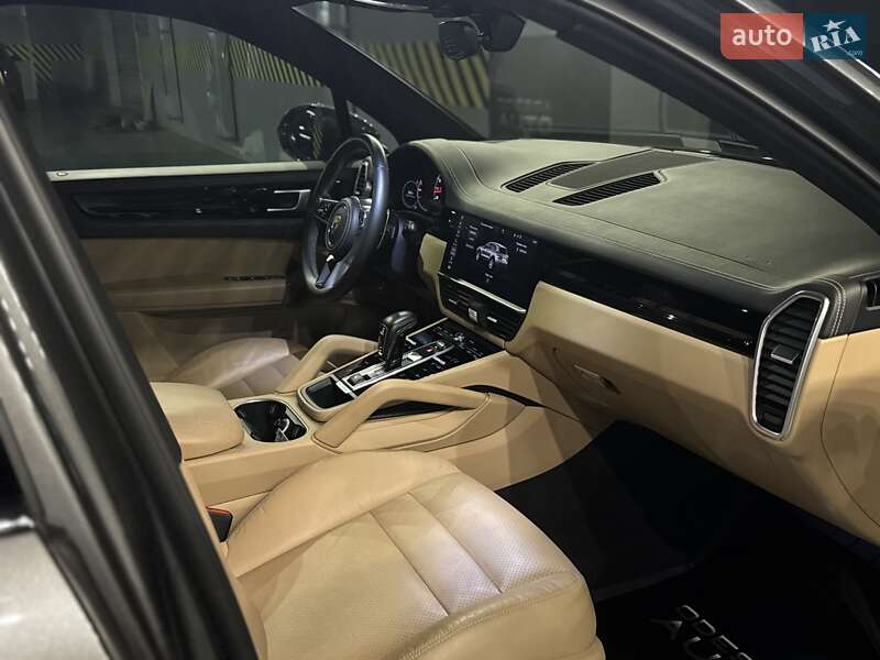 Внедорожник / Кроссовер Porsche Cayenne 2018 в Одессе