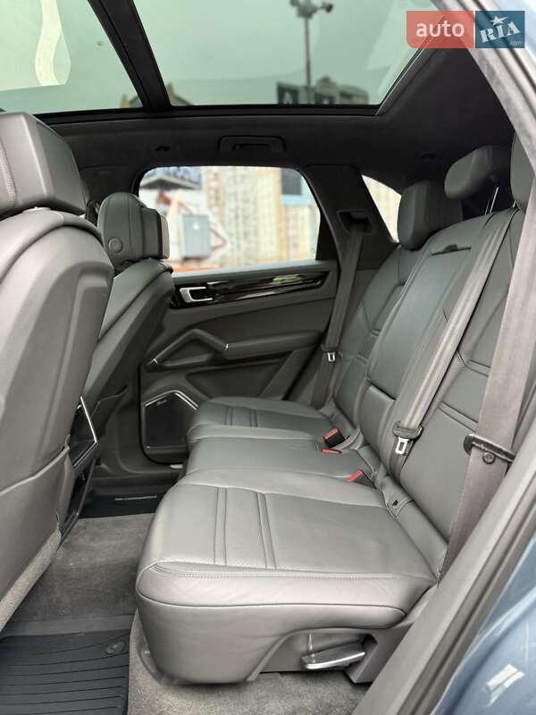 Позашляховик / Кросовер Porsche Cayenne 2018 в Києві