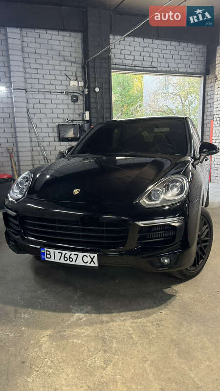 Позашляховик / Кросовер Porsche Cayenne 2016 в Кременчуці