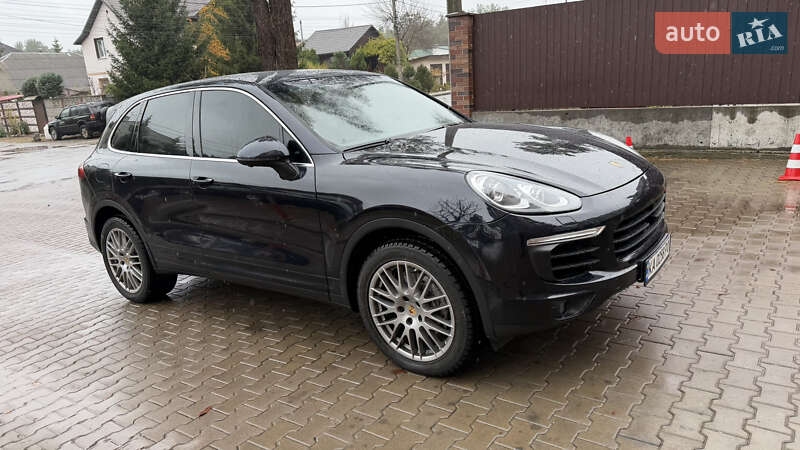 Позашляховик / Кросовер Porsche Cayenne 2016 в Києві