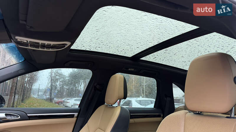 Позашляховик / Кросовер Porsche Cayenne 2016 в Києві