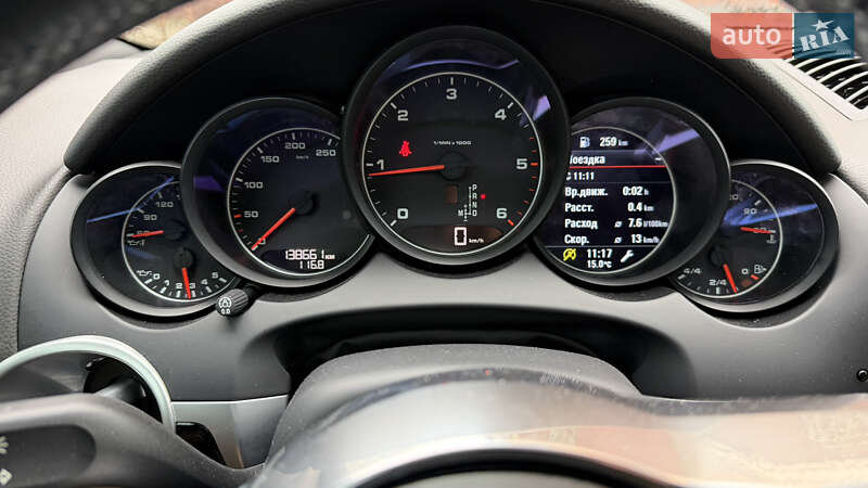 Позашляховик / Кросовер Porsche Cayenne 2016 в Києві