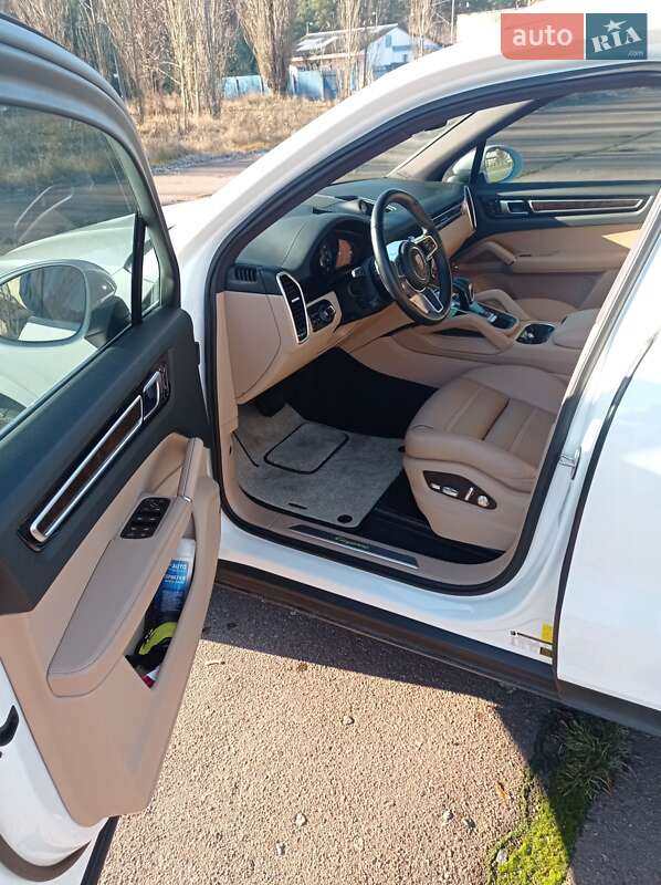 Позашляховик / Кросовер Porsche Cayenne 2019 в Києві