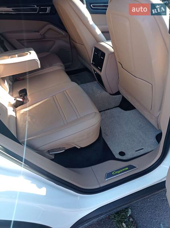 Позашляховик / Кросовер Porsche Cayenne 2019 в Києві