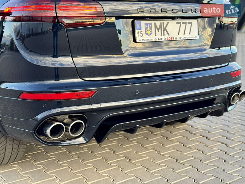 Внедорожник / Кроссовер Porsche Cayenne 2015 в Николаеве