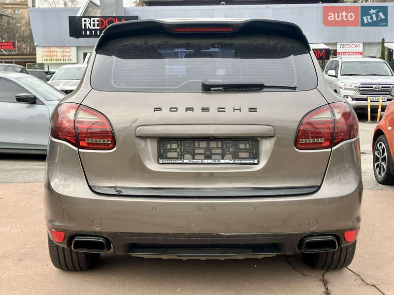 Внедорожник / Кроссовер Porsche Cayenne 2014 в Киеве
