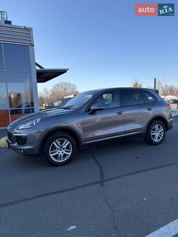 Внедорожник / Кроссовер Porsche Cayenne 2015 в Киеве