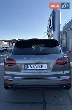 Внедорожник / Кроссовер Porsche Cayenne 2015 в Киеве