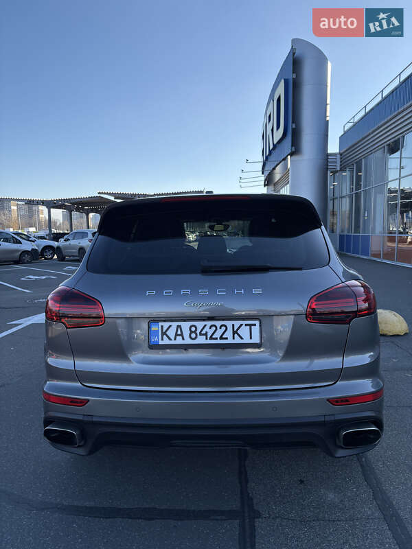 Внедорожник / Кроссовер Porsche Cayenne 2015 в Киеве