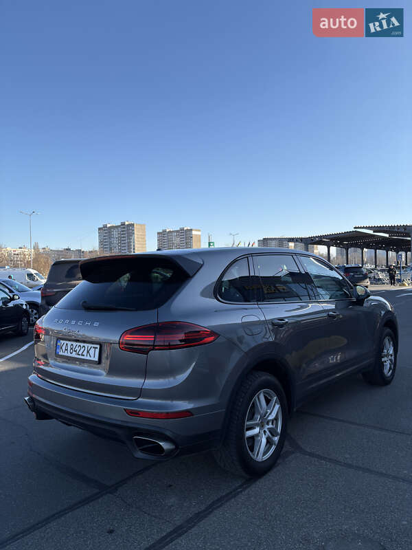 Внедорожник / Кроссовер Porsche Cayenne 2015 в Киеве