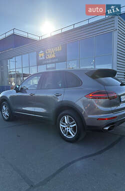 Внедорожник / Кроссовер Porsche Cayenne 2015 в Киеве