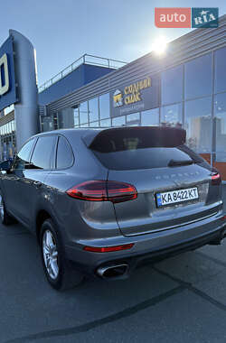 Внедорожник / Кроссовер Porsche Cayenne 2015 в Киеве
