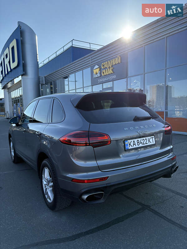 Внедорожник / Кроссовер Porsche Cayenne 2015 в Киеве