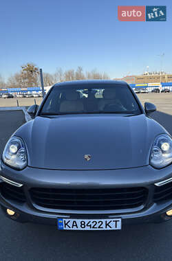 Внедорожник / Кроссовер Porsche Cayenne 2015 в Киеве