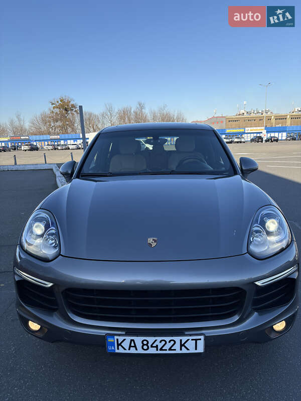 Внедорожник / Кроссовер Porsche Cayenne 2015 в Киеве