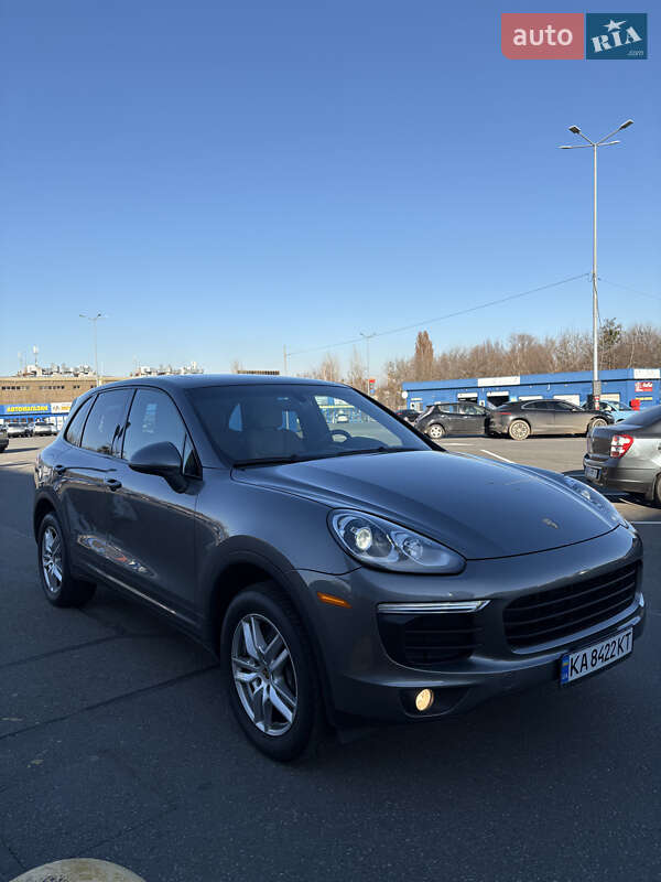 Внедорожник / Кроссовер Porsche Cayenne 2015 в Киеве