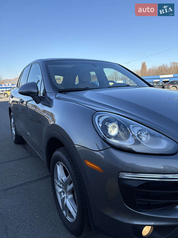 Внедорожник / Кроссовер Porsche Cayenne 2015 в Киеве