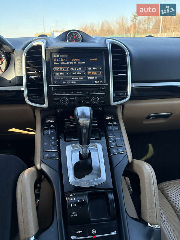 Позашляховик / Кросовер Porsche Cayenne 2015 в Києві фото 28 Позашляховик / Кросовер Porsche Cayenne 2015 в Києві