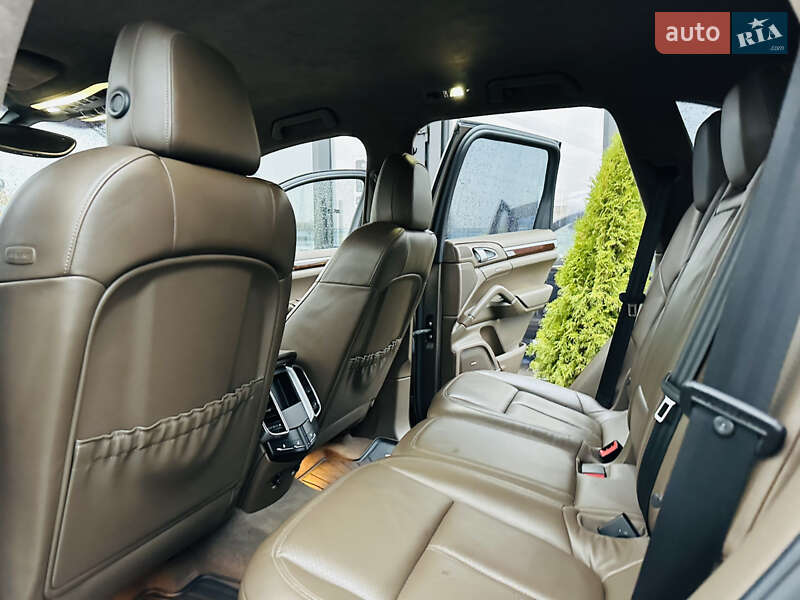 Позашляховик / Кросовер Porsche Cayenne 2012 в Харкові