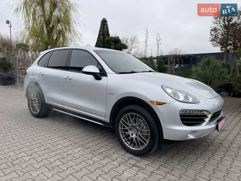 Внедорожник / Кроссовер Porsche Cayenne 2014 в Луцке