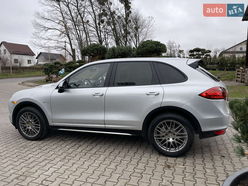 Внедорожник / Кроссовер Porsche Cayenne 2014 в Луцке