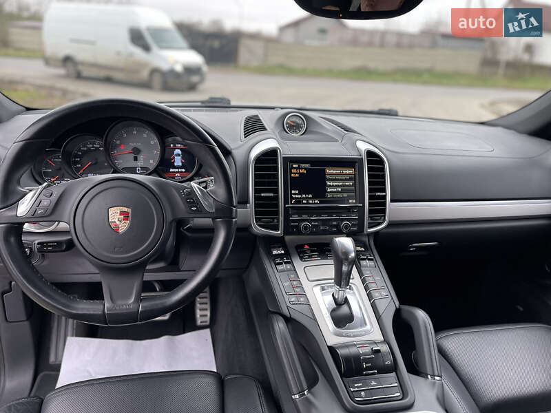 Внедорожник / Кроссовер Porsche Cayenne 2014 в Луцке