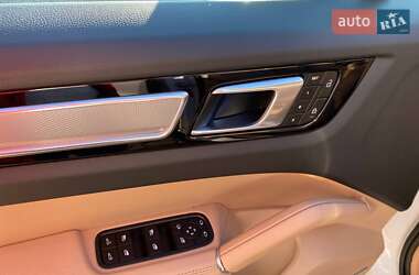Внедорожник / Кроссовер Porsche Cayenne 2022 в Львове