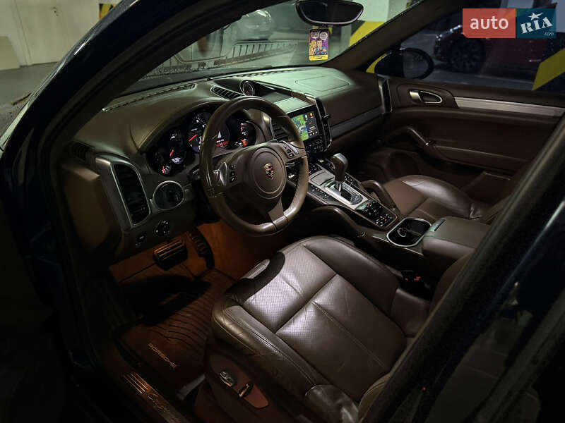 Внедорожник / Кроссовер Porsche Cayenne 2012 в Днепре