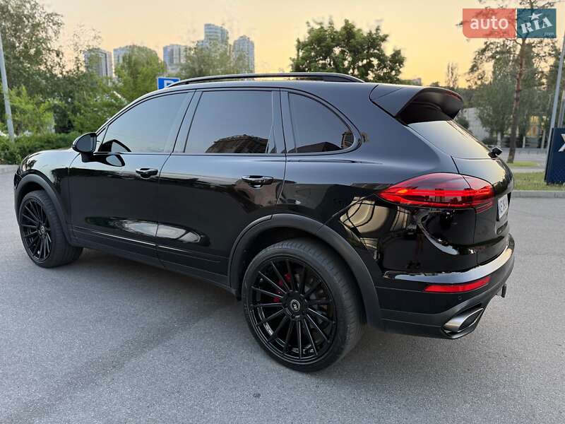 Позашляховик / Кросовер Porsche Cayenne 2017 в Дніпрі