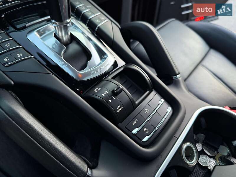 Позашляховик / Кросовер Porsche Cayenne 2017 в Дніпрі