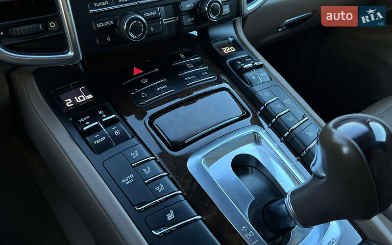 Внедорожник / Кроссовер Porsche Cayenne 2012 в Львове