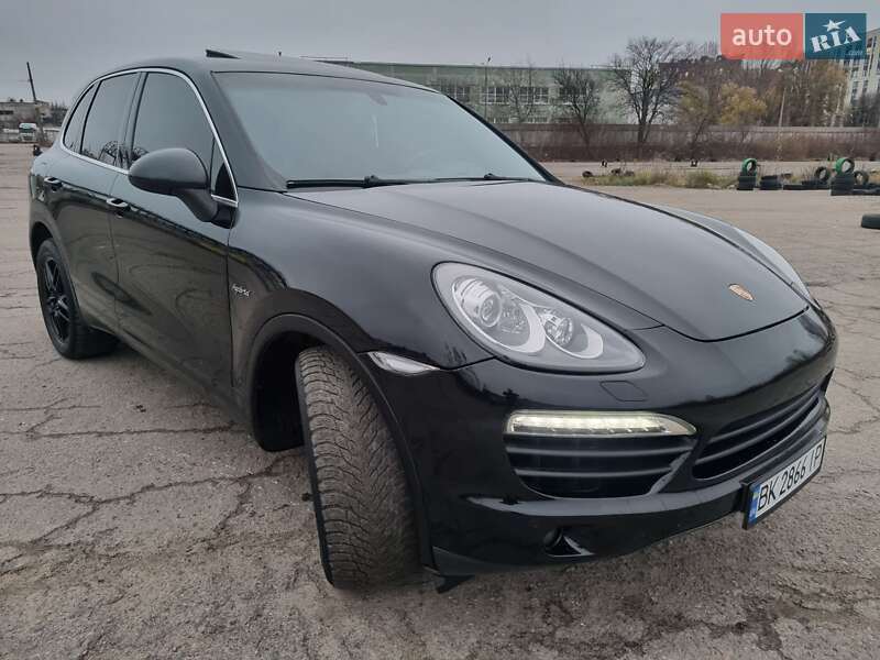 Внедорожник / Кроссовер Porsche Cayenne 2013 в Ровно