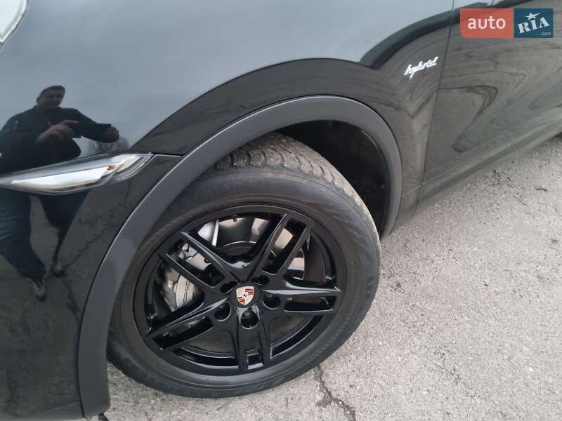 Внедорожник / Кроссовер Porsche Cayenne 2013 в Ровно