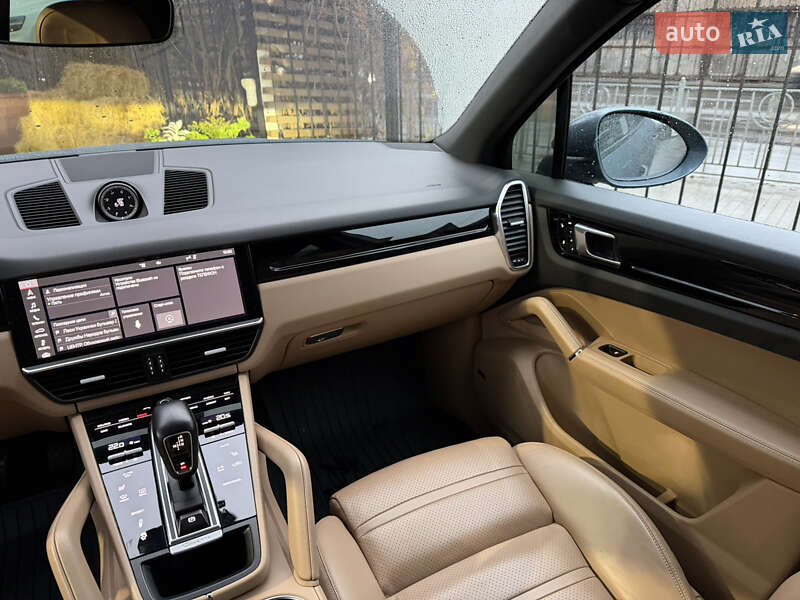 Внедорожник / Кроссовер Porsche Cayenne 2018 в Киеве