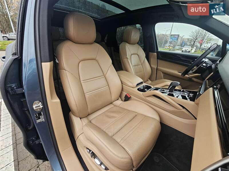 Позашляховик / Кросовер Porsche Cayenne 2018 в Києві