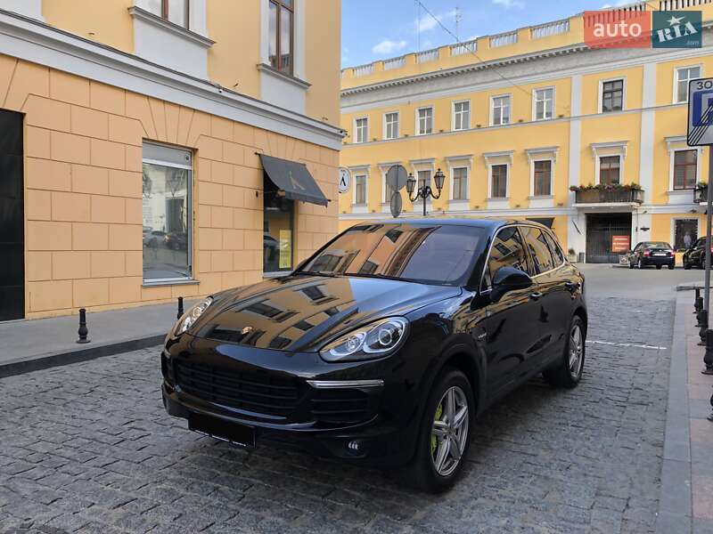 Внедорожник / Кроссовер Porsche Cayenne 2015 в Одессе