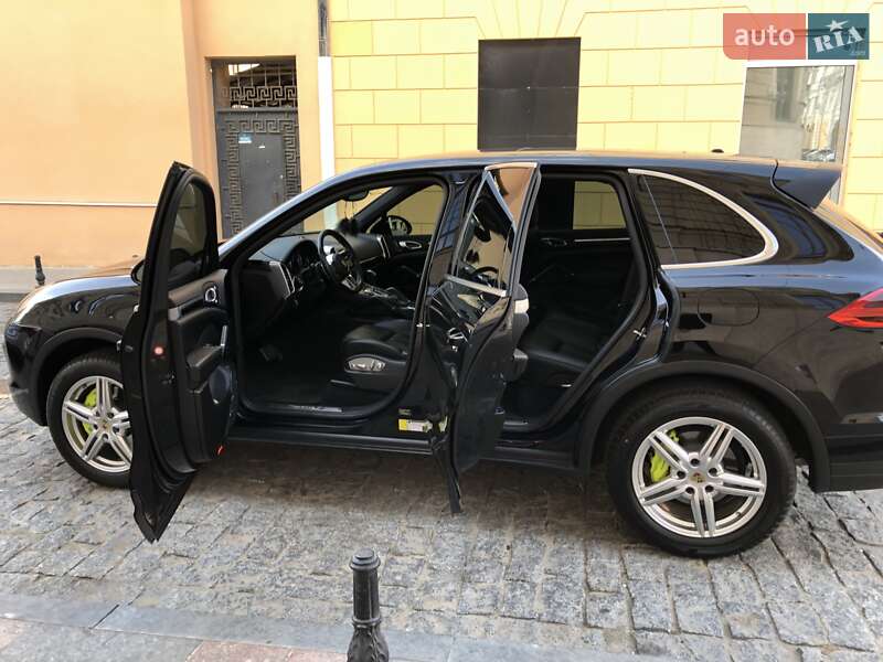 Внедорожник / Кроссовер Porsche Cayenne 2015 в Одессе