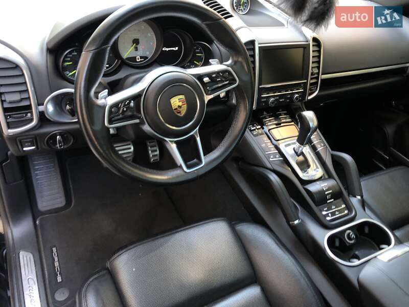 Внедорожник / Кроссовер Porsche Cayenne 2015 в Одессе
