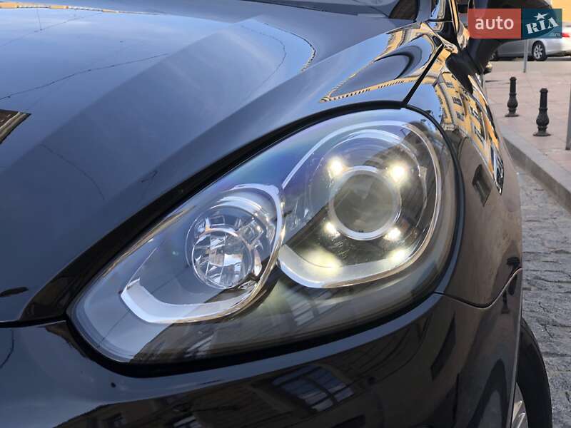 Внедорожник / Кроссовер Porsche Cayenne 2015 в Одессе