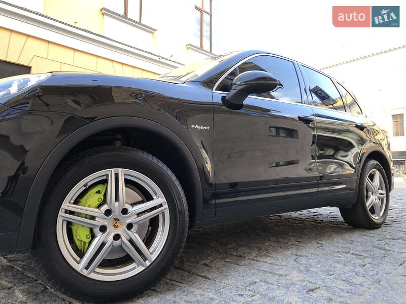 Внедорожник / Кроссовер Porsche Cayenne 2015 в Одессе