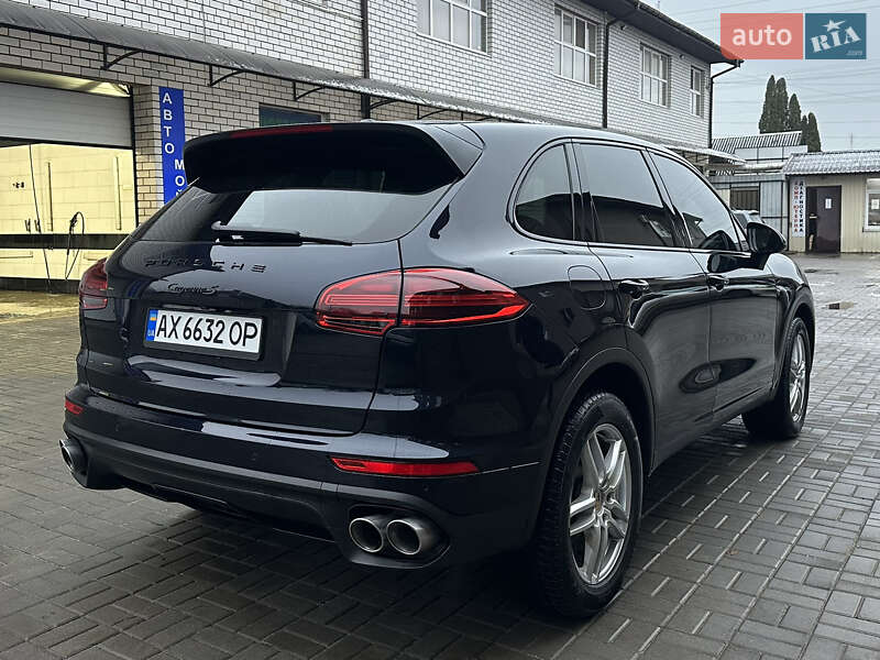 Внедорожник / Кроссовер Porsche Cayenne 2016 в Харькове