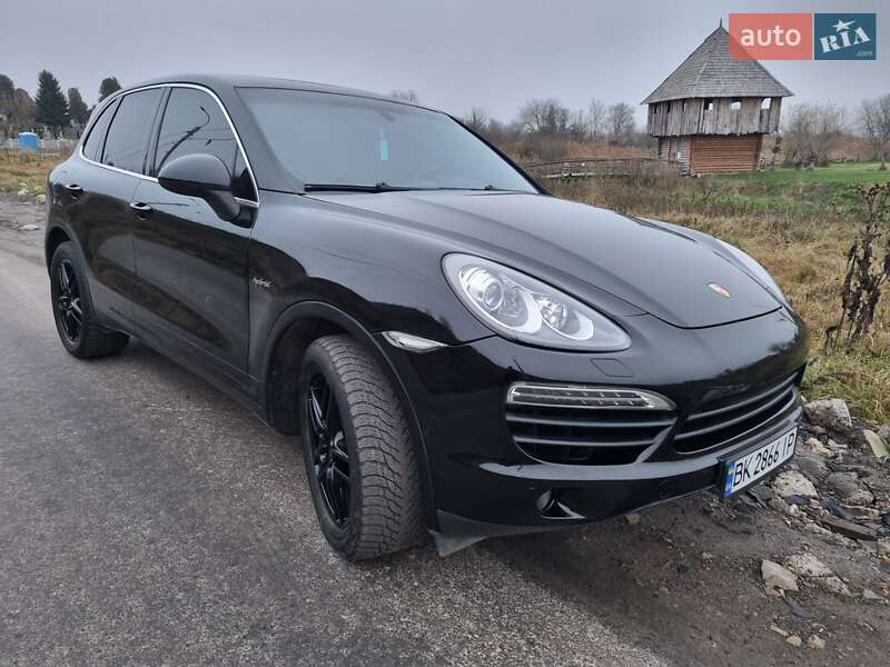 Внедорожник / Кроссовер Porsche Cayenne 2013 в Ровно