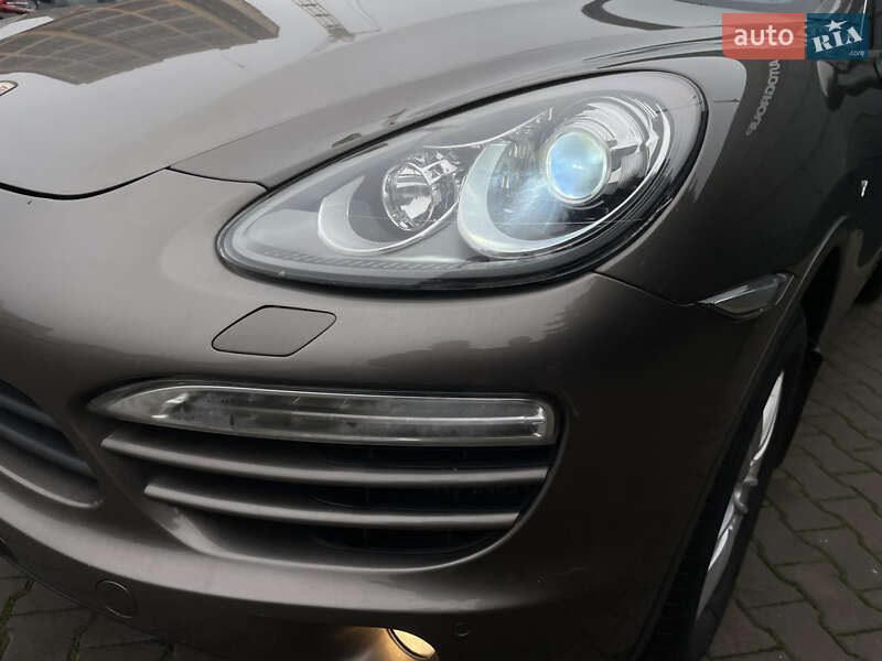Внедорожник / Кроссовер Porsche Cayenne 2012 в Одессе