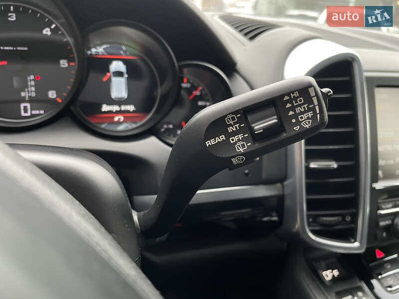 Внедорожник / Кроссовер Porsche Cayenne 2012 в Одессе