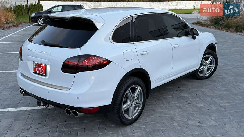 Позашляховик / Кросовер Porsche Cayenne 2014 в Луцьку