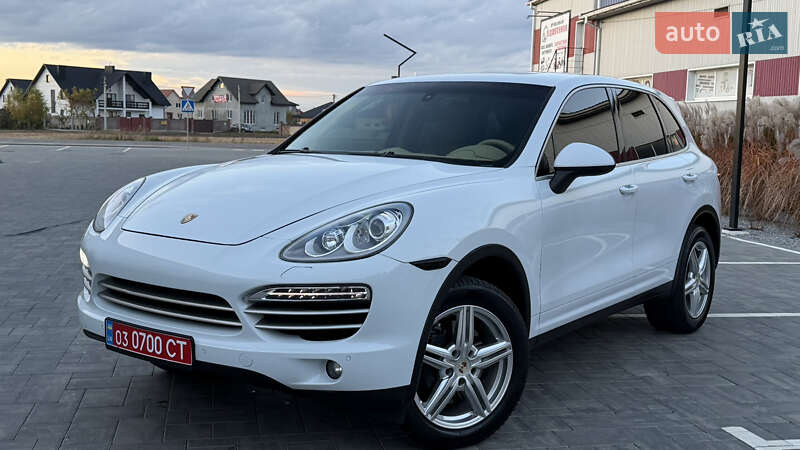 Позашляховик / Кросовер Porsche Cayenne 2014 в Луцьку